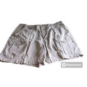 Columbia Sportswear Company Mens Size 42 Green Cargo Shorts. See Pictures.